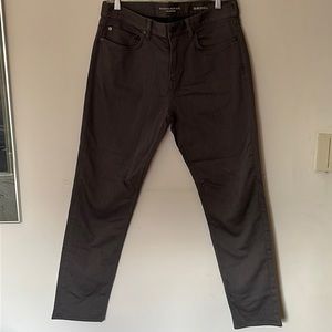 Banana Republic Traveler Jeans Athletic Taper Fit size 32x30